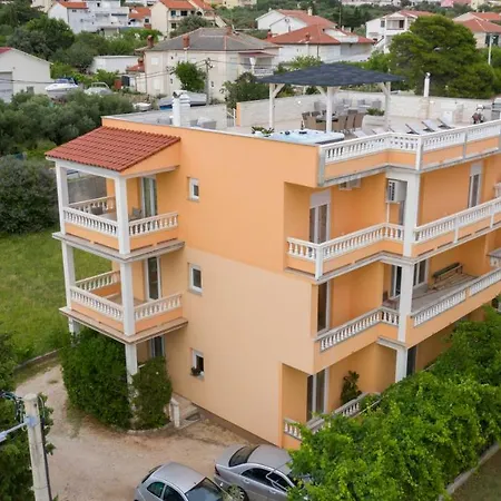Harmony Rab Apartament *