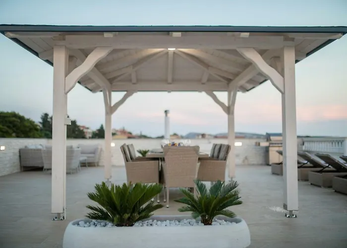 Harmony Rab 公寓 *